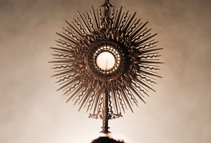A monstrance with the real presence at Eucharistic adoration