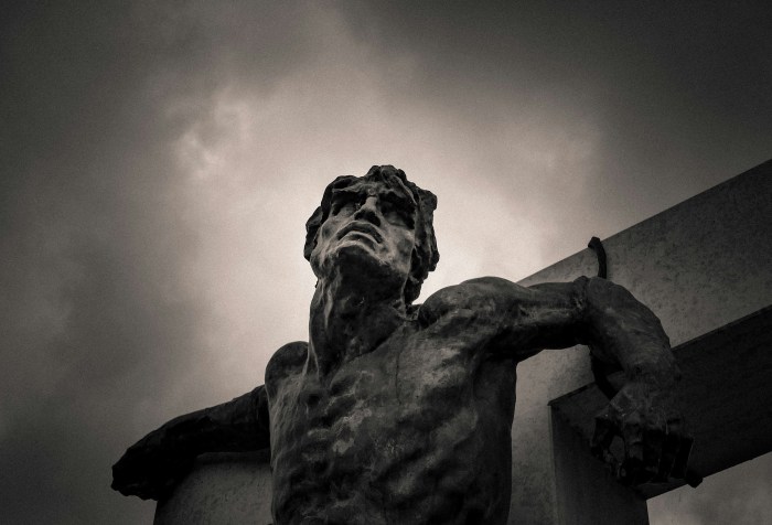 Painful depiction of Christ looking up on the cross